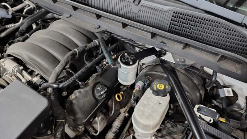 J&L — J&L 14-18 Chevy Silverado 1500 / 14-18 GMC Sierra 1500 4.3L V6 Oil Separator - Clear Anodized
Oil Separator - view 2