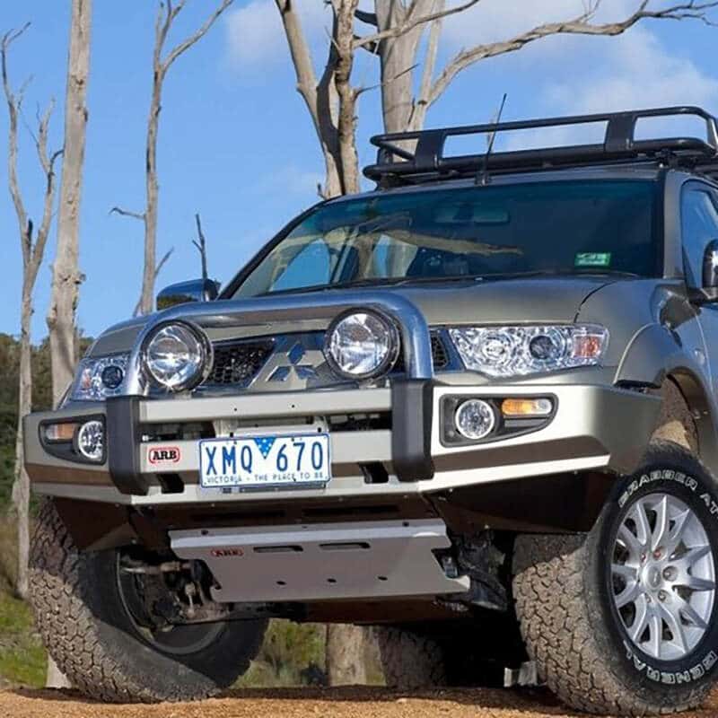ARB — ARB Sahara Deluxe Bar Challenger 10On (Fit Kit NOT Included)
Sahara Deluxe Bumper - view 1