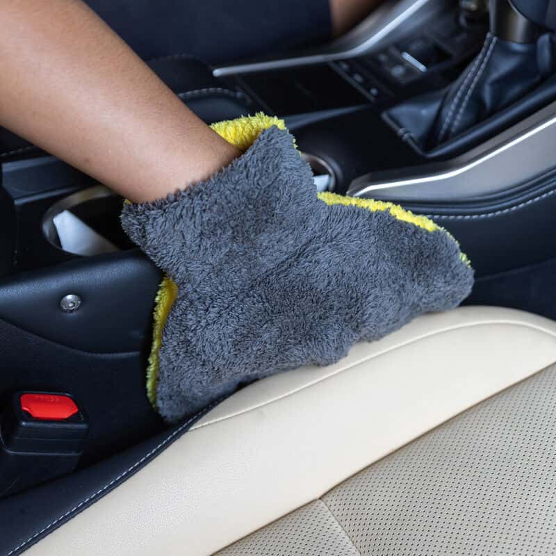 Chemical Guys — Chemical Guys The Stranger Helpful Handy Mitt - view 5