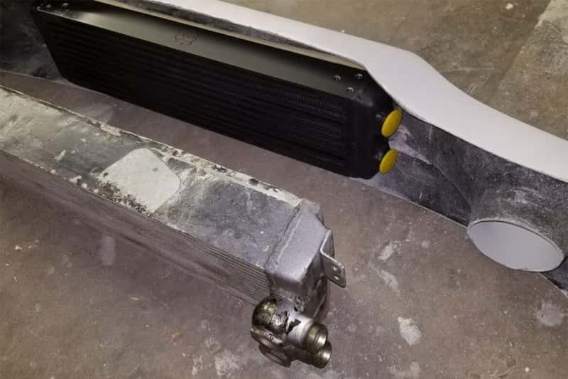 CSF — CSF Universal Dual-Pass Oil Cooler (RS Style) - M22 x 1.5 - 24in L x 5.75in H x 2.16in W
CSF Oil Cooler - view 6