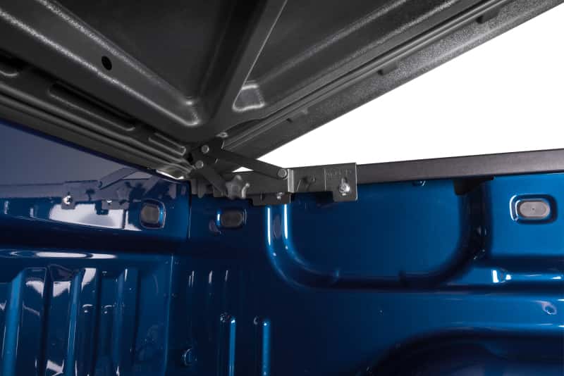 Undercover — UnderCover 17-19 Ford F-250/F-350 6.8ft Lux Bed Cover - White Platinum
LX 17-22 SD 6ft.10 U - view 3