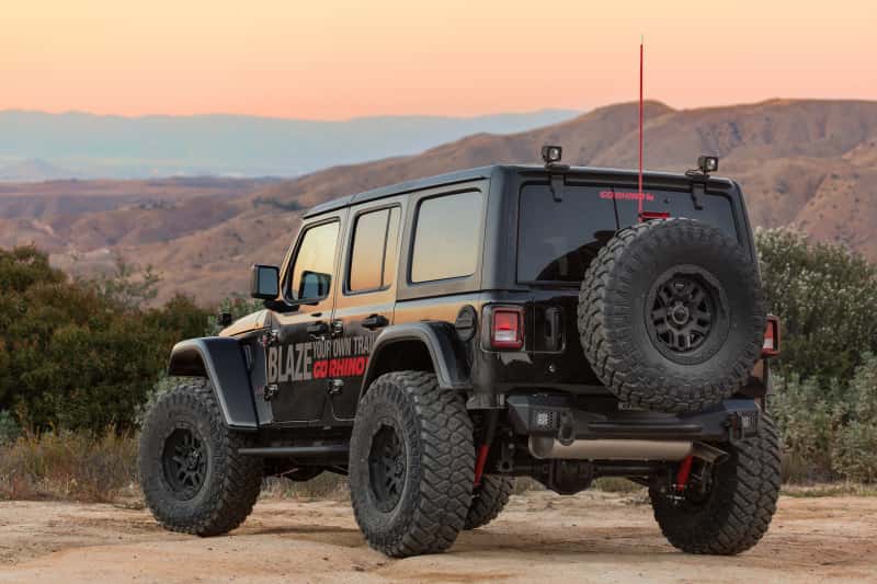 Go Rhino — Go Rhino 18-20 Jeep Wrangler JL/JLU Rockline Rear Stubby Bumper
Rockline Bumper (R) - view 6