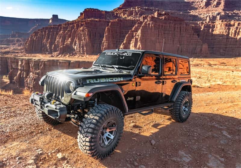 Superlift — Superlift 18-22 Jeep Wrangler JLU (NO Mojave) 4WD 4in Dual Rate Coil Lift Kit w/Fox 2.0 Res Shocks - view 1