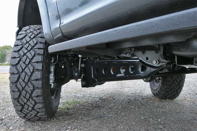 Fabtech — Fabtech 05-20 Ford F250/350 & 08-20 Ford F450/550 4WD 4/6/8in Lift Radius Arm System
LftKt-Suspw/Shock - view 3