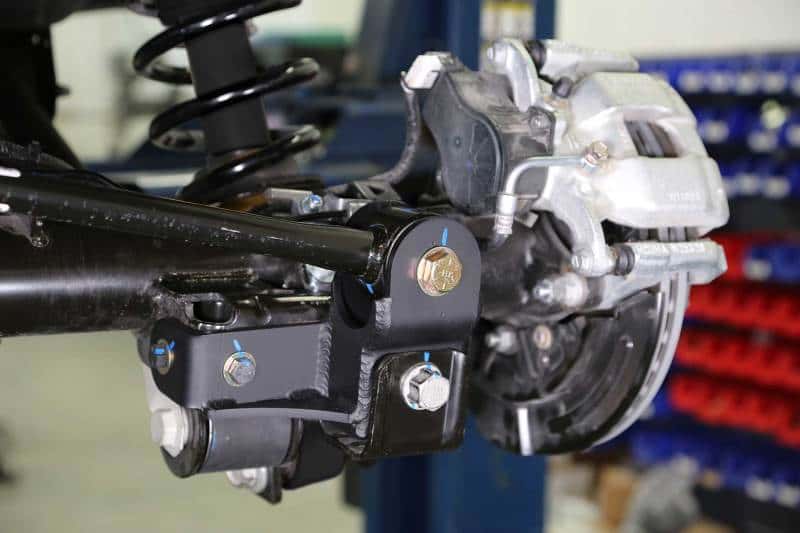 Fabtech — Fabtech 2021+ Ford Bronco 4WD Rear Track Bar Bracket - view 3