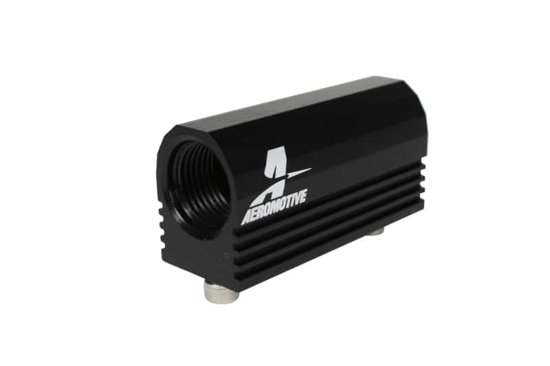 Aeromotive — Aeromotive 96-04 Ford 4.6 L Fuel Rail Pressure Sensor Adapter Log (-08 AN inlet / outlet)
Fitting - view 1