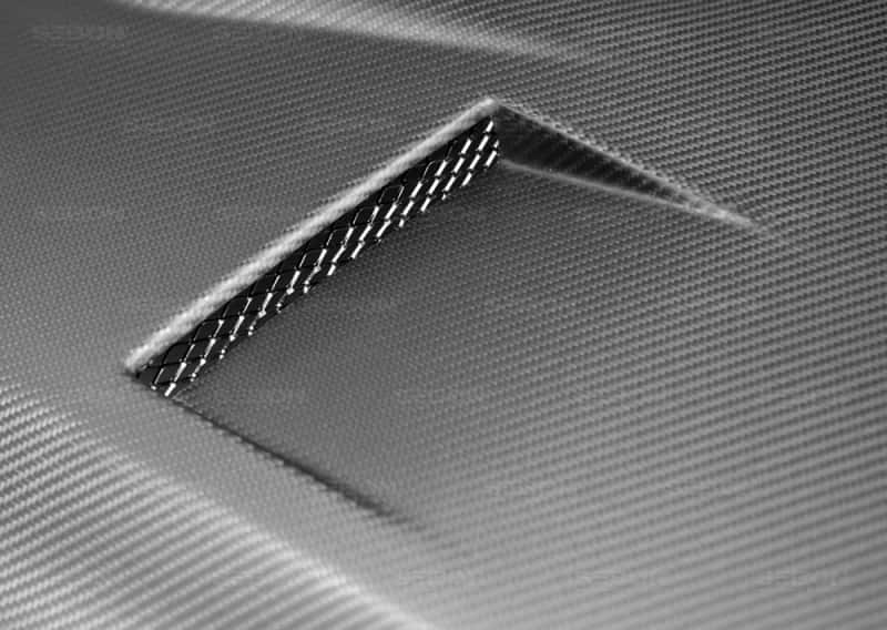 Seibon — Seibon 09-15 Nissan GTR R35 GTII Dry Carbon Hood - view 5