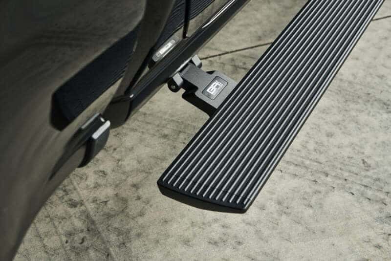 Body Armor 4x4 — Body Armor 4x4 15-24 Ford F-150 Crew Cab (Excl. Raptor) E-Power Board Steps - Black
E-Steps - view 5