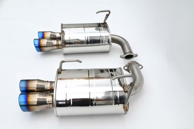 Invidia — Invidia 22+ Subaru WRX Q300 3.5in. Rolled Dual Wall T.I Tip Axle-back Exhaust - view 1