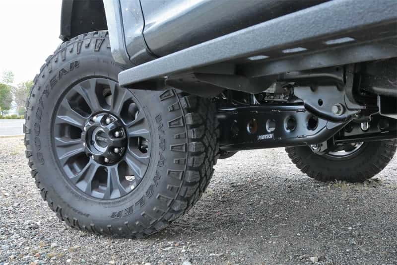 Fabtech — Fabtech 05-20 Ford F250/350 & 08-20 Ford F450/550 4WD 4/6/8in Lift Radius Arm System
LftKt-Suspw/Shock - view 4