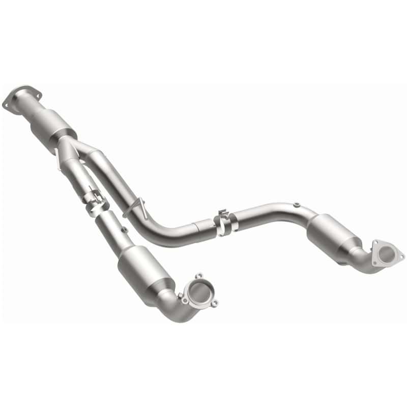 Magnaflow — Magnaflow 12-14 Chevrolet Silverado 2500 HD 6.0L Direct Fit Converter
California - view 3