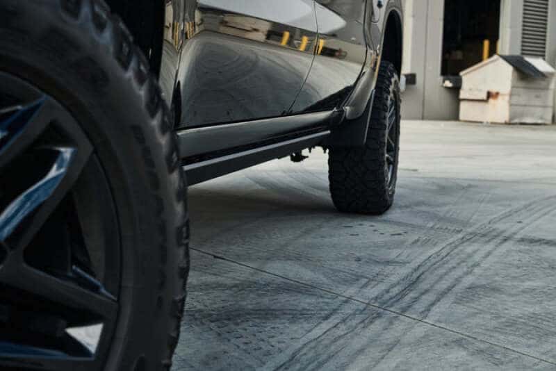 Body Armor 4x4 — Body Armor 4x4 15-24 Ford F-150 Crew Cab (Excl. Raptor) E-Power Board Steps - Black
E-Steps - view 3