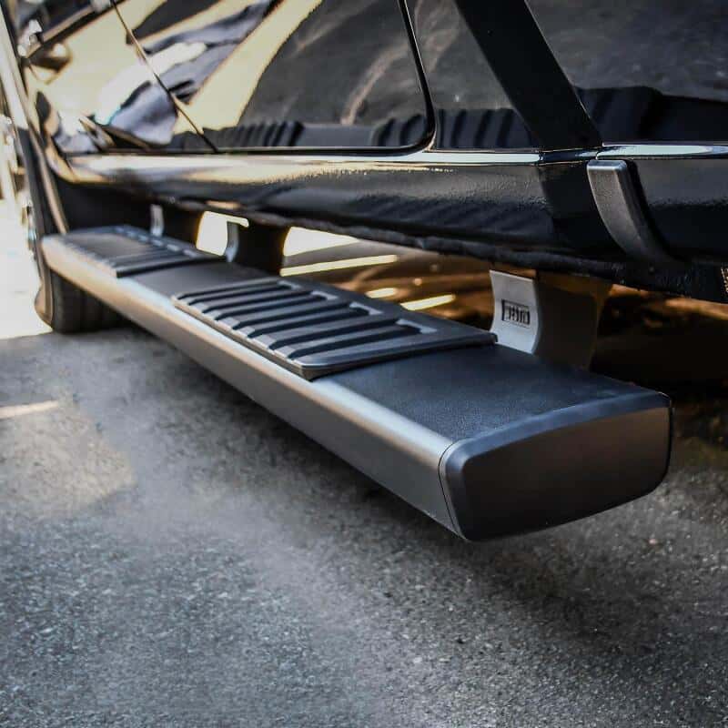 Westin — Westin 19-22 Chevrolet Silverado 1500 DC (Excl. 2019 LD/Limited) R7 Nerf Step Bars - Black
Nerf/Step Bar - view 4