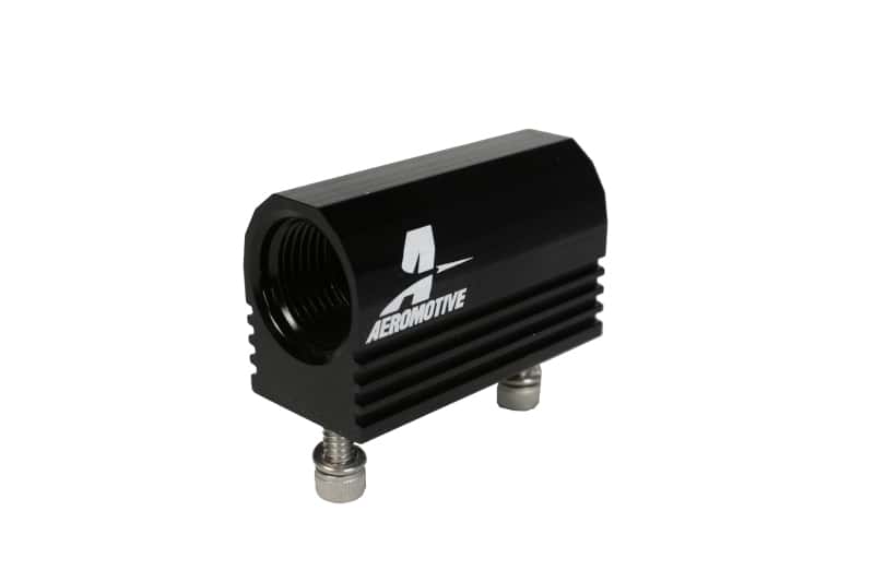 Aeromotive — Aeromotive 05-06 Ford 4.6L Fuel Rail Pressure Sensor Adapter Log (-08 AN inlet / outlet)
Fitting - view 2