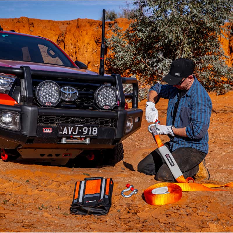 ARB — ARB Weekender Recovery Kit Incl 17600lb Recovery Strap/4.75T Shackles
Weekender Rcvry Kit - view 9