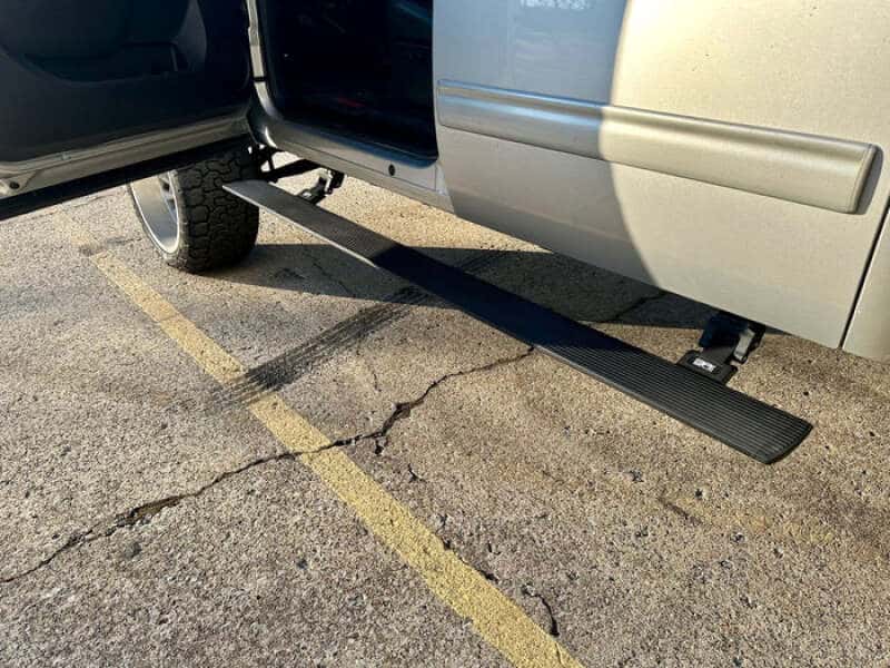 Body Armor 4x4 — Body Armor 4x4 14-18 GM Silverado/Sierra 1500/2500/3500 (Gas Only) E-Power Board Steps - Black
E-Steps - view 4