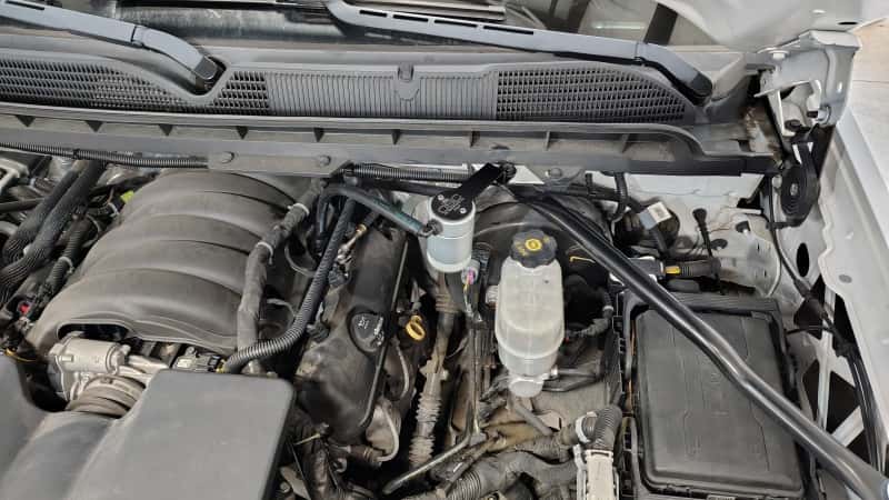 J&L — J&L 14-18 Chevy Silverado 1500 / 14-18 GMC Sierra 1500 4.3L V6 Oil Separator - Clear Anodized
Oil Separator - view 3