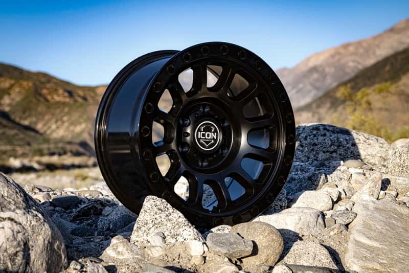 ICON — ICON Hulse 17 X 8.5 / 6 X 5.5 / 25mm Offset / 5.75in BS Double Black
HULSE WHEEL - view 2