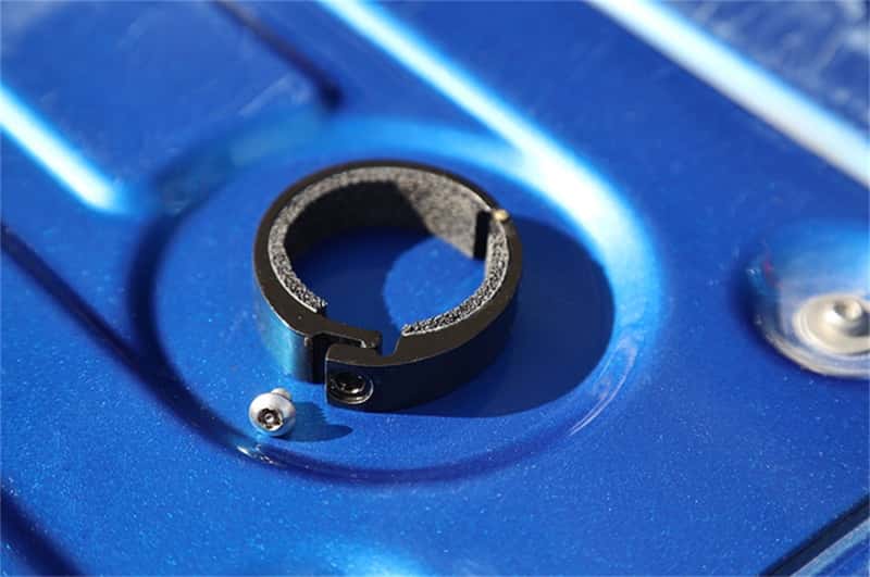 Dee Zee — Dee Zee Universal Chevrolet Silverado/Colorado Tundra Tailgate Lock - view 2
