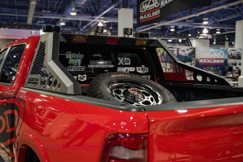 Addictive Desert Designs — Addictive Desert Designs 17-18 Ford F-150 Raptor HoneyBadger Chase Rack
TrkCabProt/HeadRk
Chase Rack - view 14