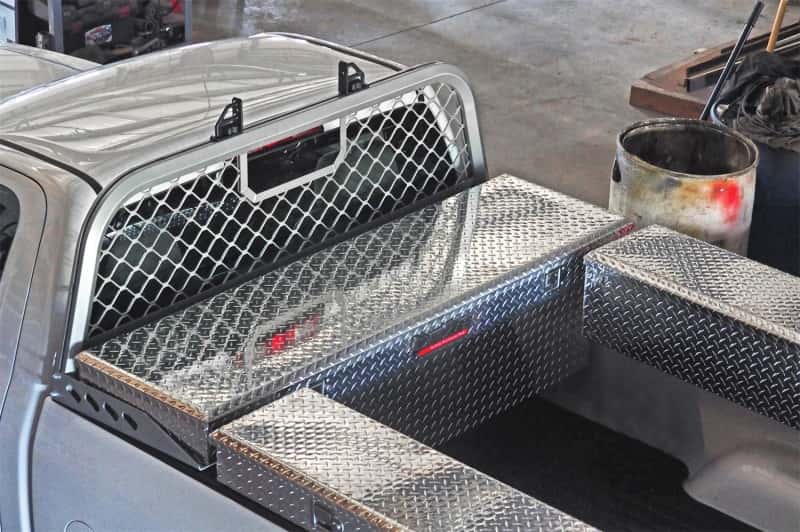 Dee Zee — Dee Zee Universal Tool Box - Red Crossover - Single Lid BT Alum Full Size (Deep)
ToolBxTrkBedRTR - view 10