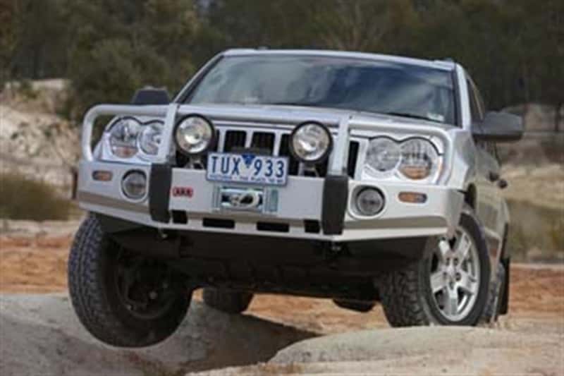 ARB — ARB Combar Suit Oe Fog G/Cherokee Wk 05-08 Not 08-11 (Fit Kit NOT Included)
Combination Bumper - view 4