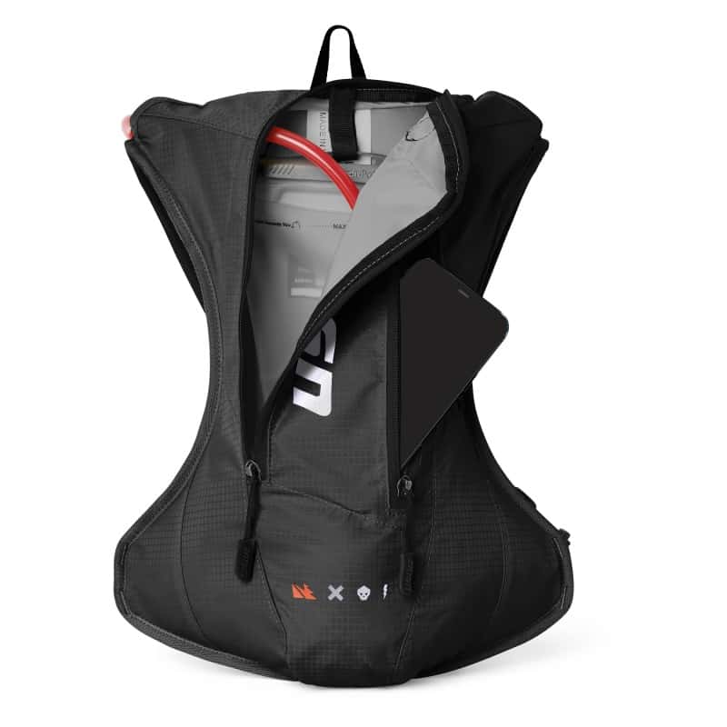 USWE — USWE Outlander Moto Hydration Pack 4L - Black - view 2