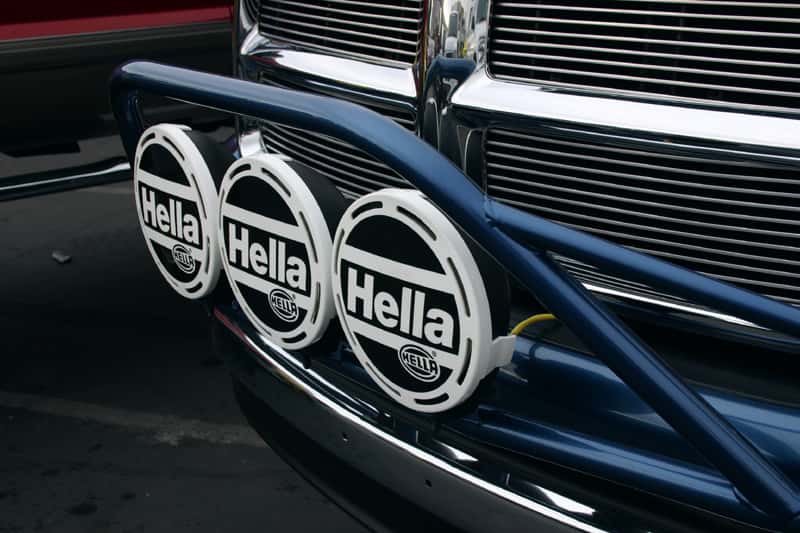 Hella — Hella Rallye 4000 series BlackEuro Beam 12V Halogen Lamp with Position Lamp - view 45