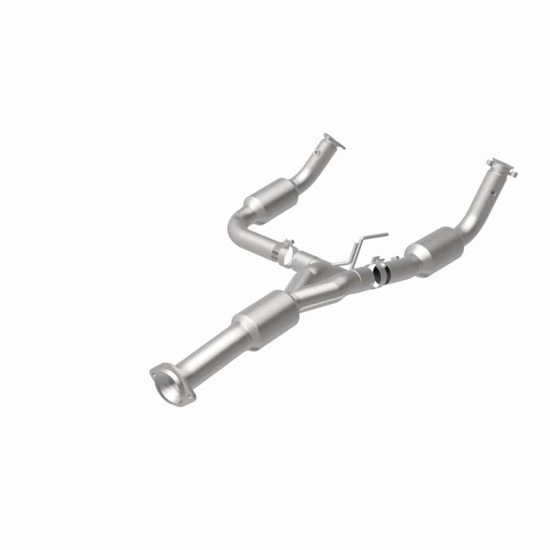 Magnaflow — Magnaflow 12-14 Chevrolet Silverado 2500 HD 6.0L Direct Fit Converter
California - view 18