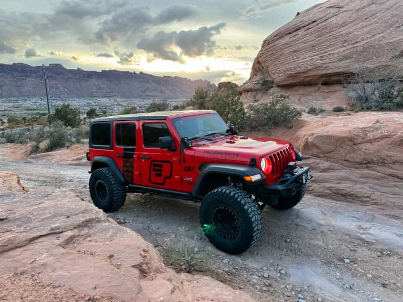 Progressive — Progressive 07-18 Wrangler (JK) STR 47 Series 2.0 Remote Res Rear Shocks (Pair) - 3.5-5.0in
Shock Pair - view 5
