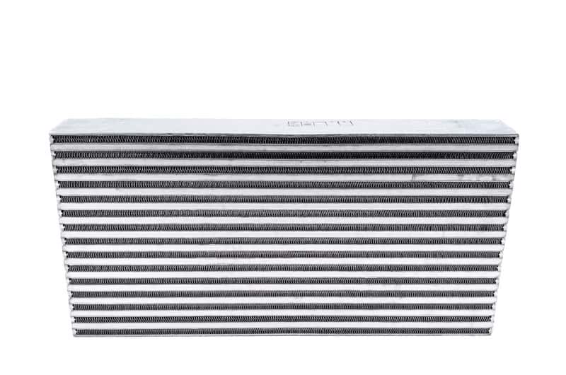 Garrett — Garrett Air / Air Intercooler CAC (24.00in x 12.10in x 3.00in) - 900 HP
grt703518-6005 - view 1