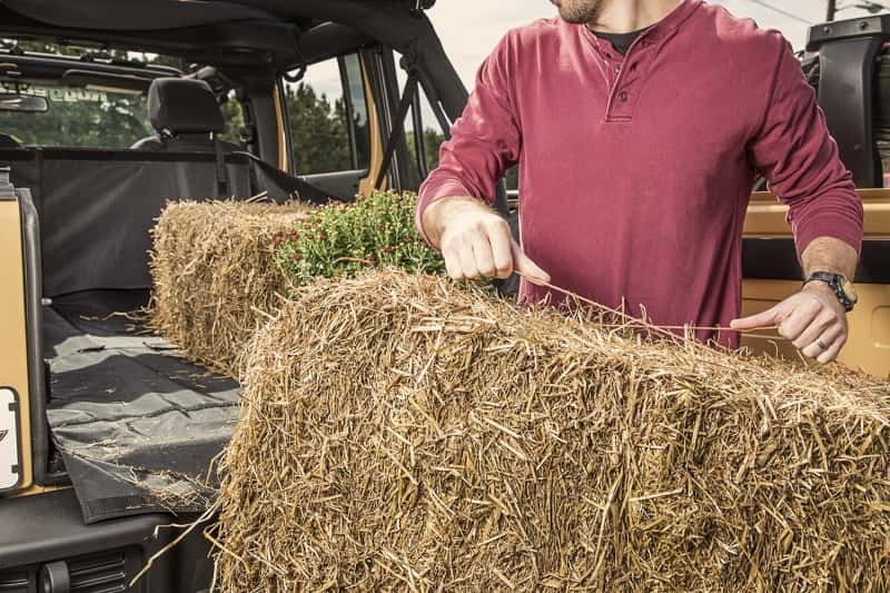 Rugged Ridge — Rugged Ridge C3 Cargo Cover W/O Subwoofer 07-18 Jeep Wrangler JKU 4 Door
Cargo Area Liner
OFFROAD_INTERIOR - view 15