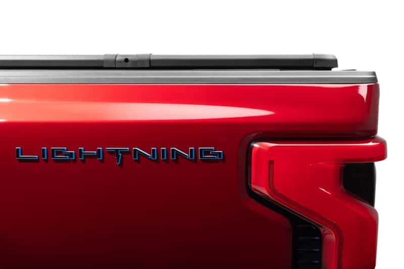 Extang — Extang 21-23 Ford F-150 (5ft. 7in. Bed) Solid Fold ALX
SFA 21-26 F150 5'7 - view 3