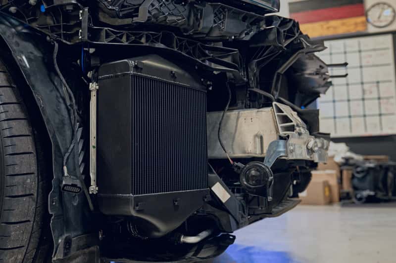 CSF — CSF 2019+ Lamborghini Urus / 2020+ Audi RS Q8 / SQ8 / SQ7 High Performance Intercooler System- Black
CSF Intercooler - view 10