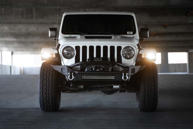 DV8 Offroad — DV8 Offroad 18-23 Jeep Wrangler JL / 20-23 Jeep Gladiator JT FS-7 Mid-Width Winch Front Bumper
Jeep FS-7 Front - view 13