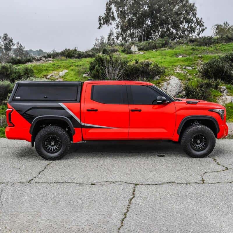 Westin — Westin EXP Truck Cap COMPLETE KIT A + B (22-25 Toyota Tundra CC 5.5ft. Bed) - Black - view 6
