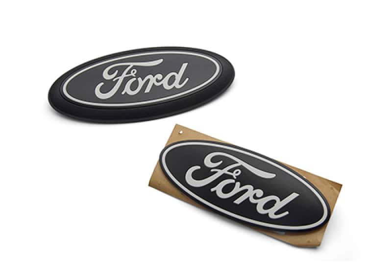 Ford Racing — Ford Racing 24-26 F-150 Black Oval Kit w/o Camera
Emblem - view 1