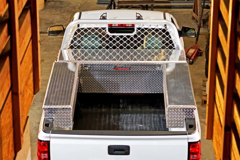 Dee Zee — Dee Zee Universal Tool Box - Red Crossover - Single Lid BT Alum Full Size (Deep)
ToolBxTrkBedRTR - view 9