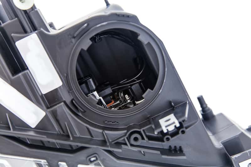 Hella — Hella 2012-2014 BMW 320i ActiveHybrid 3 Halogen Headlight Assembly - view 7
