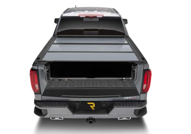 Undercover — UnderCover 19-20 Chevy/GMC Silverado/Sierra 69.6in Fusion Bed Cover - Havana - view 10