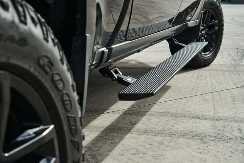 Body Armor 4x4 — Body Armor 4x4 15-24 Ford F-150 Crew Cab (Excl. Raptor) E-Power Board Steps - Black
E-Steps - view 6