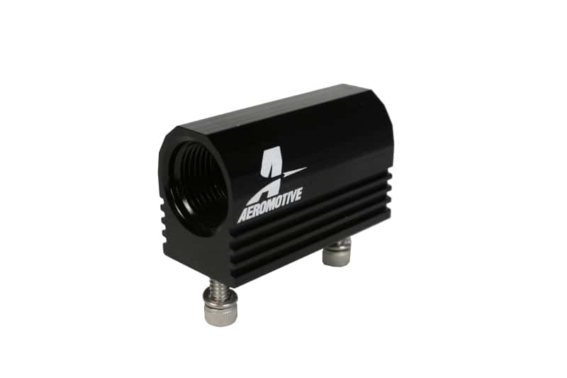 Aeromotive — Aeromotive 05-06 Ford 4.6L Fuel Rail Pressure Sensor Adapter Log (-08 AN inlet / outlet)
Fitting - view 1