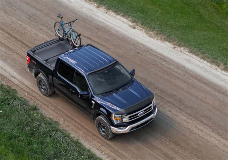 Roll-N-Lock — Roll-N-Lock 19-22 Chevrolet Silverado 1500 (w/o Carbon Pro - 79.4in.) M-Series XT Retractable Cover - view 7