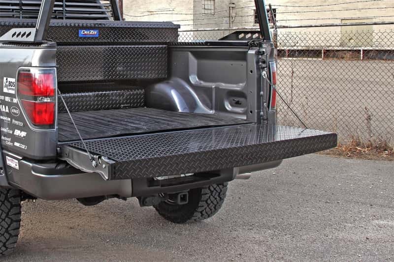 Dee Zee — Dee Zee 19-23 Chevrolet Silverado Tailgate Protector Full Black-Tread
Tailgate Protector - view 4