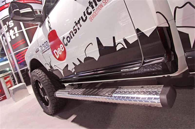 Dee Zee — Dee Zee Universal Tubes - 6In Oval - Black Tread Aluminum (RegCab)
Nerf/Step Bar - view 3