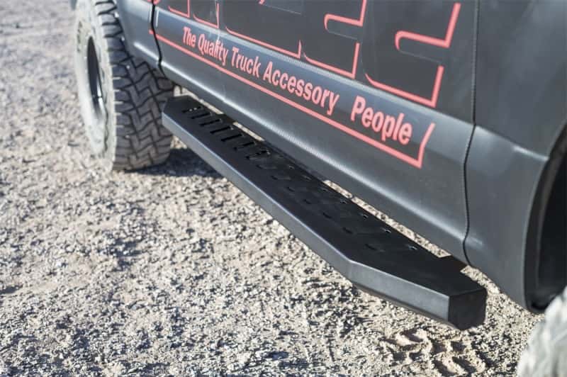 Dee Zee — Dee Zee Universal Chevrolet/GMC/Dodge/Ford Full Size Running Board ExtCab Section Louvered Black - view 3