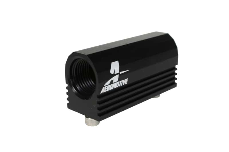 Aeromotive — Aeromotive 96-04 Ford 4.6 L Fuel Rail Pressure Sensor Adapter Log (-08 AN inlet / outlet)
Fitting - view 2