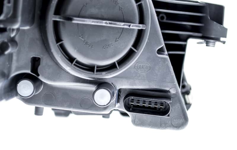 Hella — Hella 2006-2011 Mercedes-Benz CLS500 Halogen Headlight Assembly - view 7