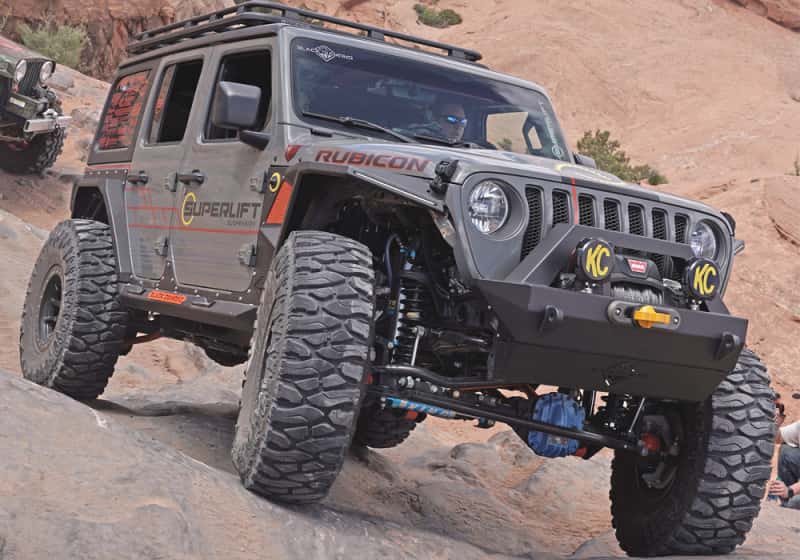 Superlift — Superlift 18-20 Jeep Wrangler JL Unlimited - 4in Dual Rate Coil Lift Kit w/ King 2.0 Shocks - view 5