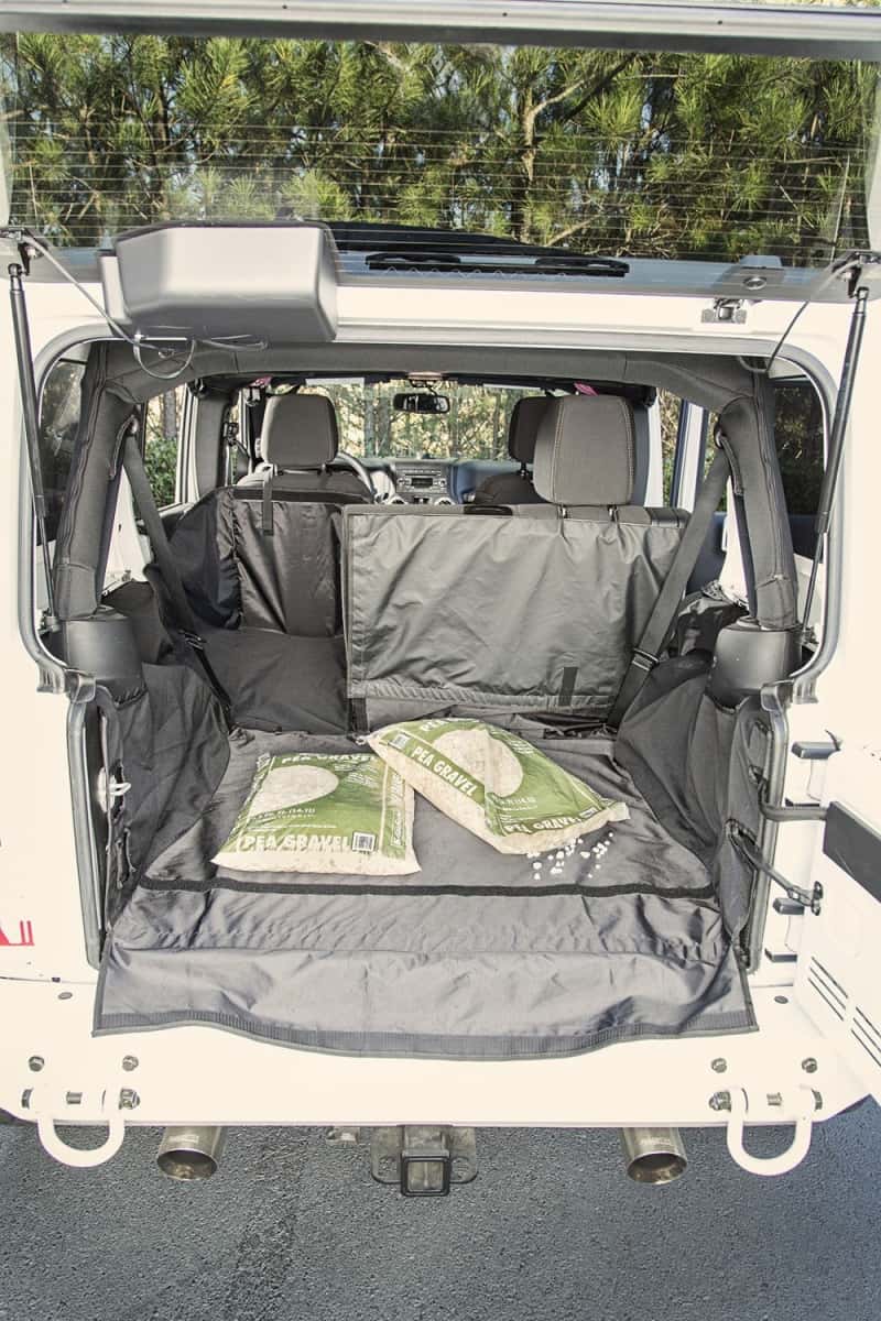Rugged Ridge — Rugged Ridge C3 Cargo Cover W/O Subwoofer 07-18 Jeep Wrangler JKU 4 Door
Cargo Area Liner
OFFROAD_INTERIOR - view 12